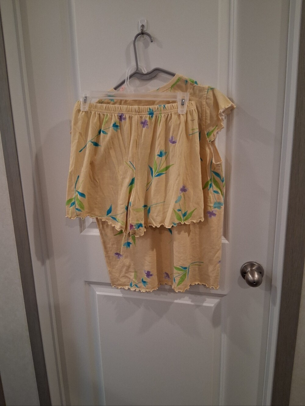 Simply Basic Pajama Set Si,e Medium - Picture 3 of 3